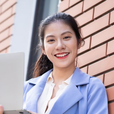 chintya-laura chintya laura pengelola apartemen