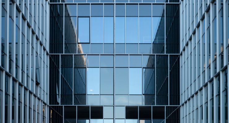 manfaat-jangka-panjang-pembersihan-kaca-gedung-dalam-pemeliharaan-properti manfaat jangka panjang pembersihan kaca gedung dalam pemeliharaan properti